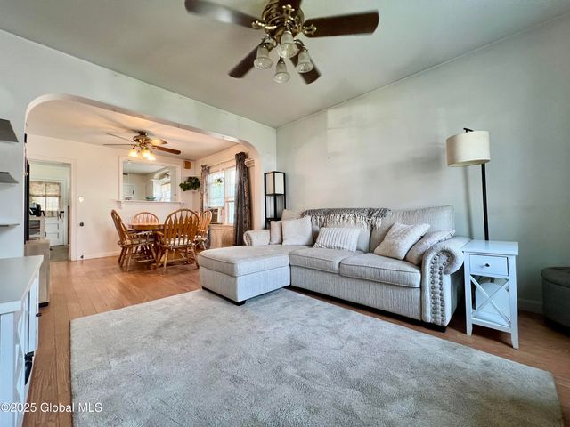 2803 Wellington Avenue, Rotterdam, NY 12306