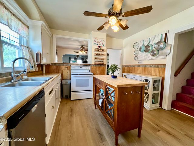 2803 Wellington Avenue, Rotterdam, NY 12306