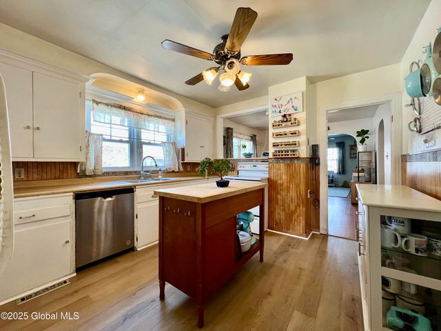 2803 Wellington Avenue, Rotterdam, NY 12306