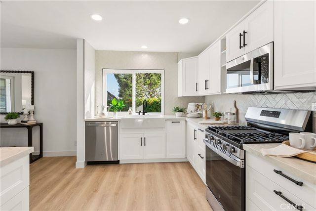 23986 Calle Alonso, Mission Viejo, CA 92692