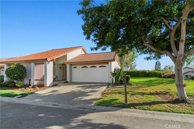 23986 Calle Alonso, Mission Viejo, CA 92692