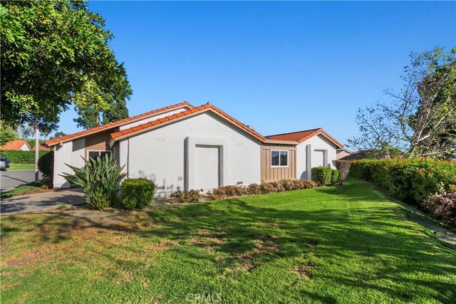 23986 Calle Alonso, Mission Viejo, CA 92692