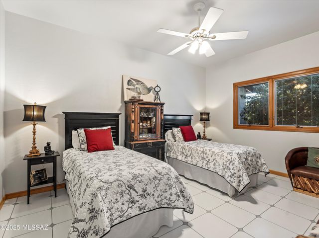 5887 E Placita Alta Reposa, Tucson, AZ 85750