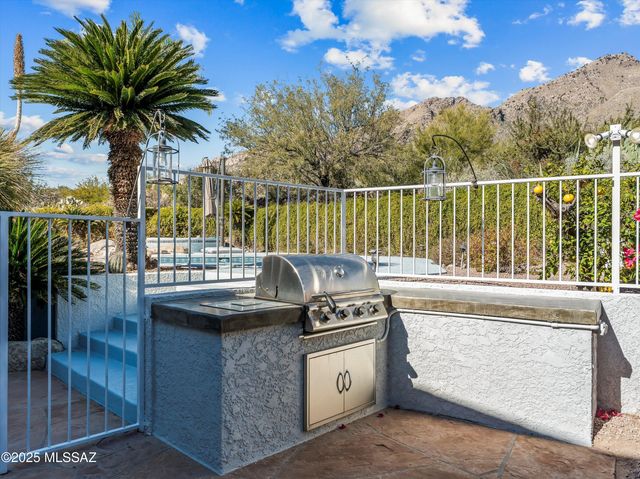 5887 E Placita Alta Reposa, Tucson, AZ 85750