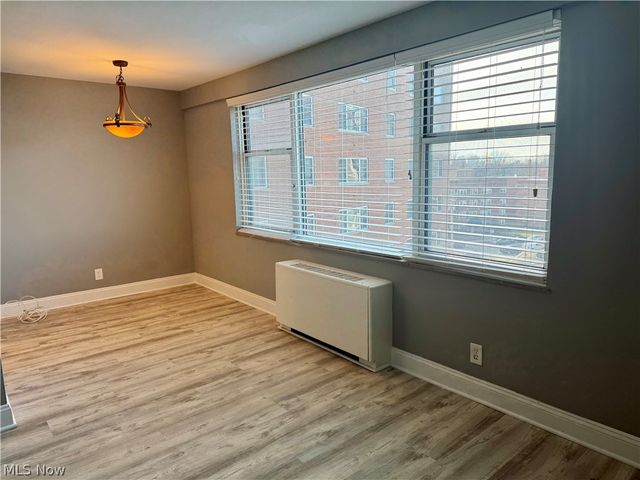 11850 Edgewater Drive, Lakewood, OH 44107