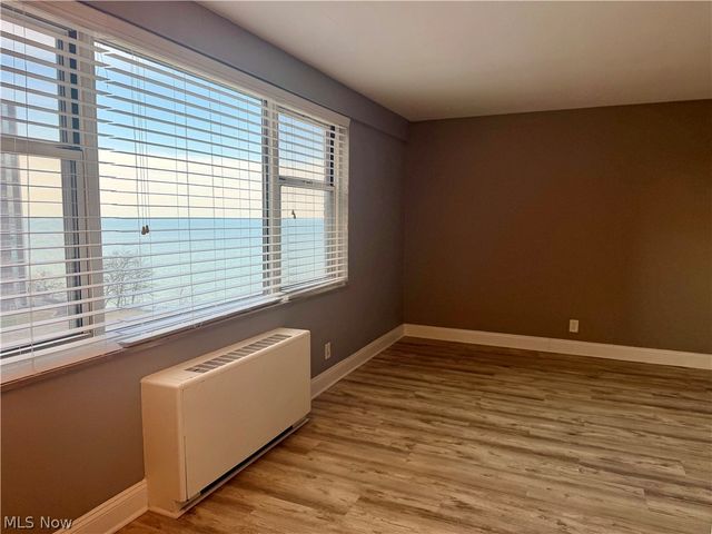 11850 Edgewater Drive, Lakewood, OH 44107