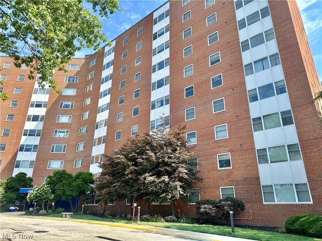 11850 Edgewater Drive, Lakewood, OH 44107