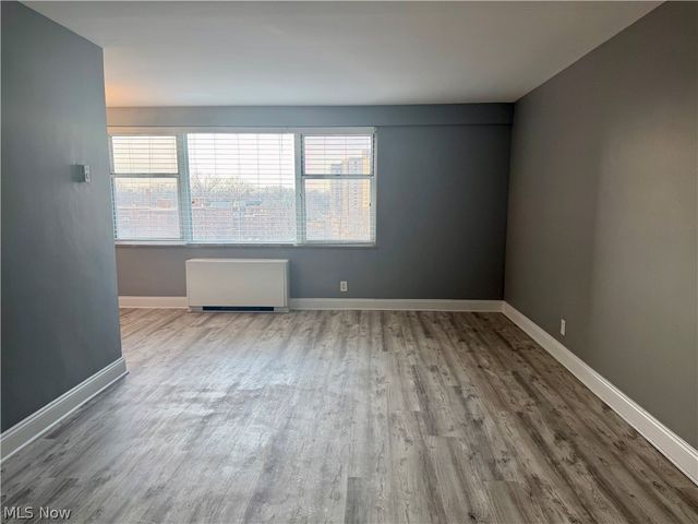 11850 Edgewater Drive, Lakewood, OH 44107