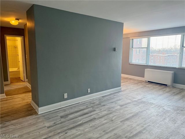 11850 Edgewater Drive, Lakewood, OH 44107