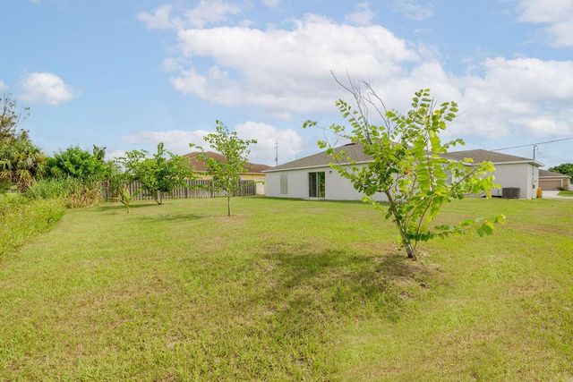 362 NW Bayshore Boulevard, Port St Lucie, FL 34983