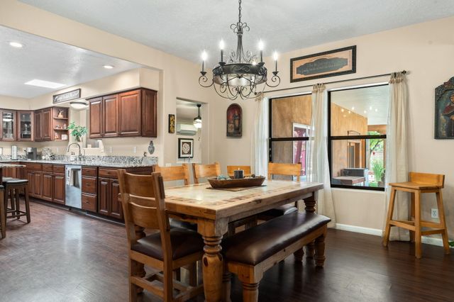 5900 Jones Place NW, Albuquerque, NM 87120