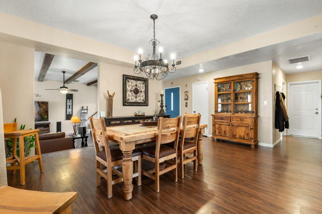 5900 Jones Place NW, Albuquerque, NM 87120