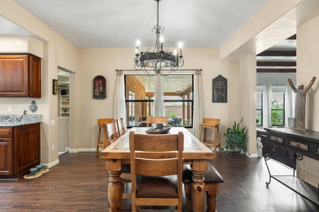 5900 Jones Place NW, Albuquerque, NM 87120