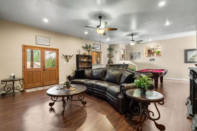 5900 Jones Place NW, Albuquerque, NM 87120