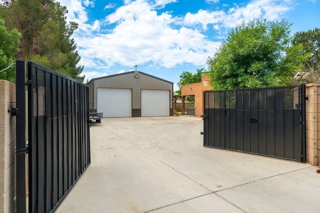 5900 Jones Place NW, Albuquerque, NM 87120