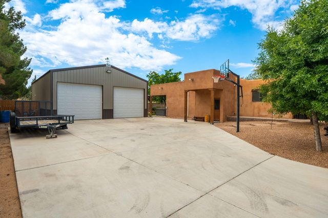 5900 Jones Place NW, Albuquerque, NM 87120