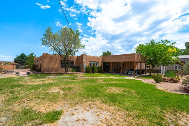 5900 Jones Place NW, Albuquerque, NM 87120