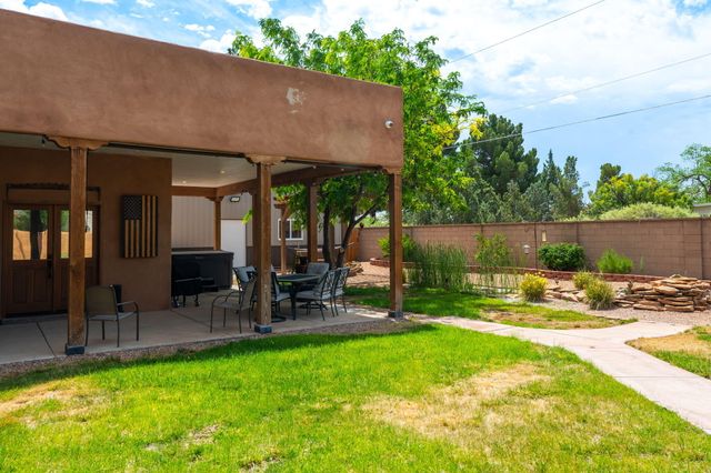 5900 Jones Place NW, Albuquerque, NM 87120