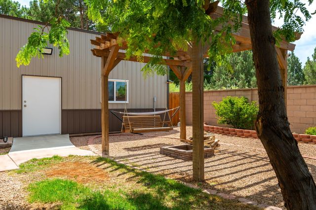 5900 Jones Place NW, Albuquerque, NM 87120