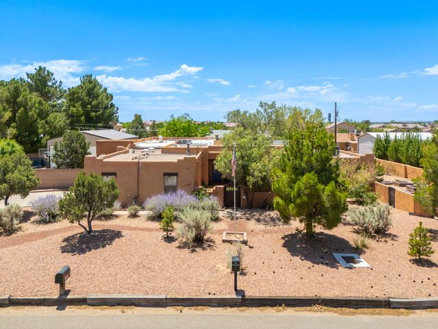 5900 Jones Place NW, Albuquerque, NM 87120