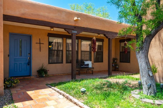 5900 Jones Place NW, Albuquerque, NM 87120