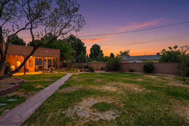 5900 Jones Place NW, Albuquerque, NM 87120