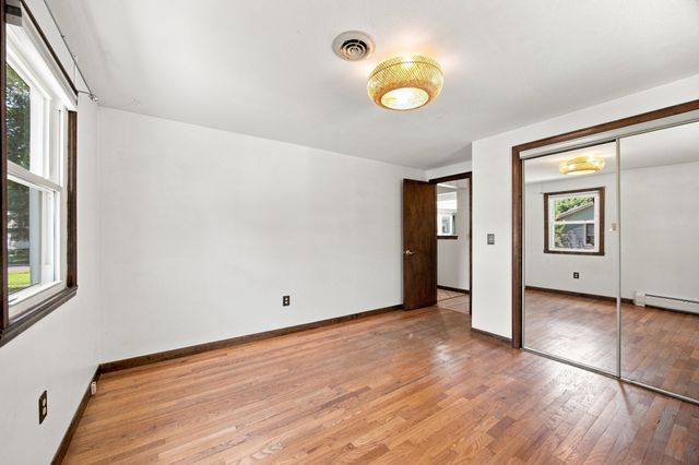 47 Overlook Dr, Easthampton, MA 01027