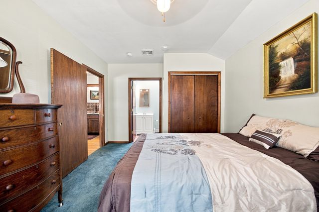 47 Overlook Dr, Easthampton, MA 01027