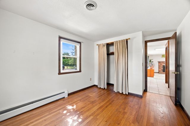 47 Overlook Dr, Easthampton, MA 01027