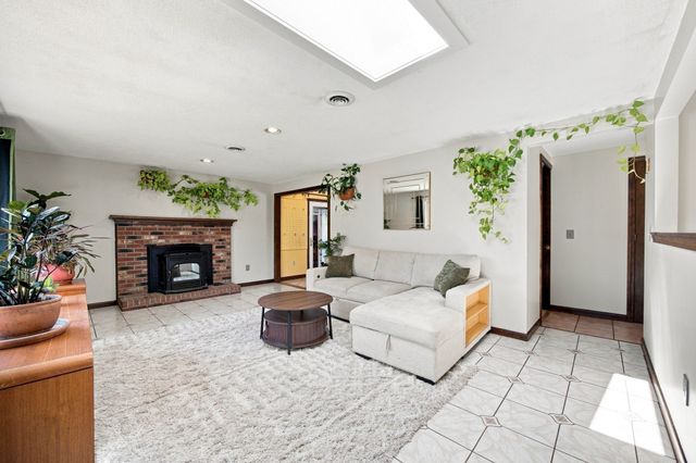 47 Overlook Dr, Easthampton, MA 01027