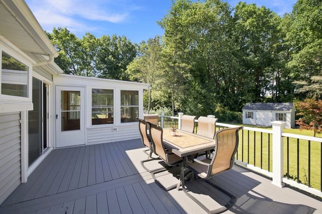 47 Overlook Dr, Easthampton, MA 01027