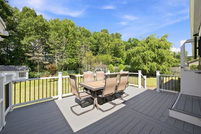 47 Overlook Dr, Easthampton, MA 01027