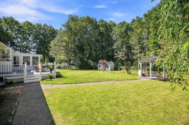 47 Overlook Dr, Easthampton, MA 01027