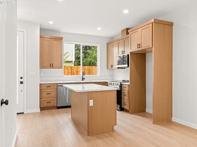 7488 Se 51st Ave, Portland, OR 97206
