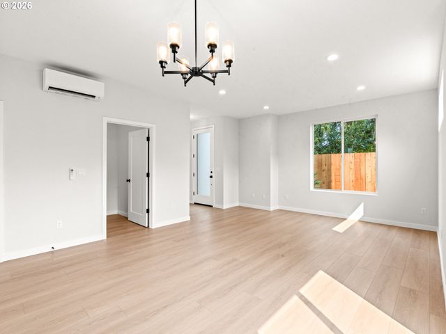 7488 Se 51st Ave, Portland, OR 97206
