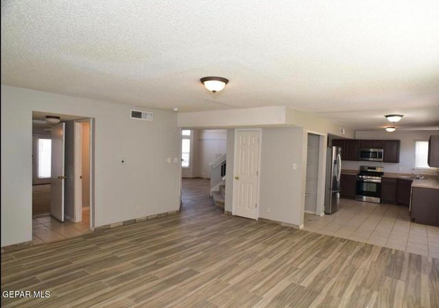 11108 WHITEY FORD Street, El Paso, TX 79934