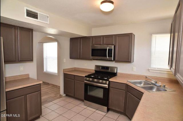11108 WHITEY FORD Street, El Paso, TX 79934