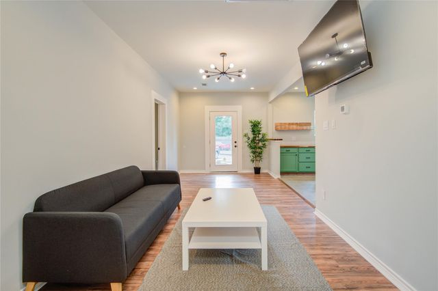 2712 Link Road, Houston, TX 77009