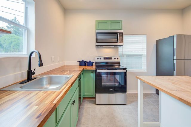2712 Link Road, Houston, TX 77009