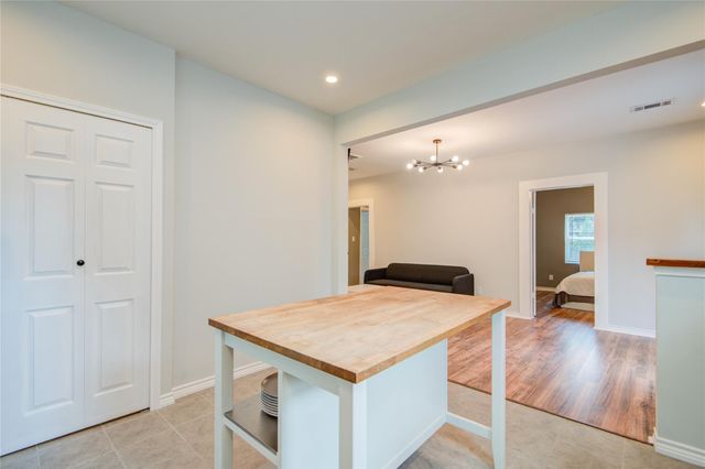 2712 Link Road, Houston, TX 77009