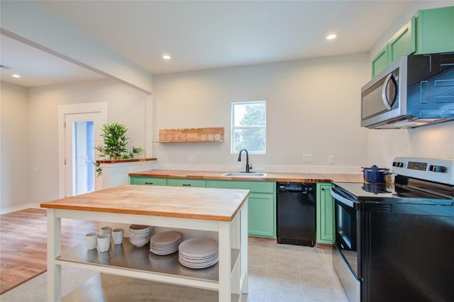 2712 Link Road, Houston, TX 77009