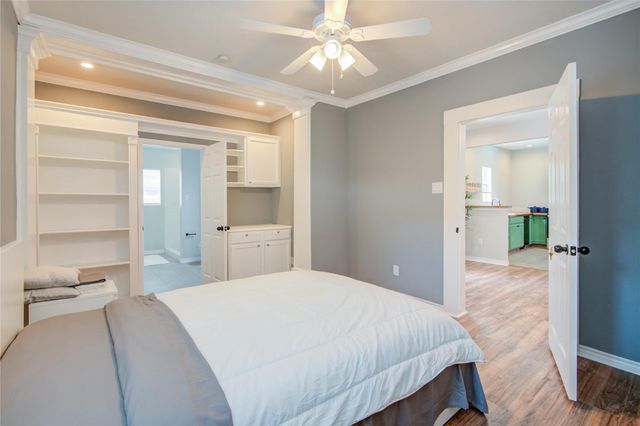 2712 Link Road, Houston, TX 77009