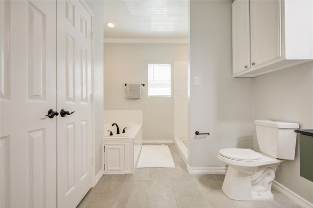 2712 Link Road, Houston, TX 77009
