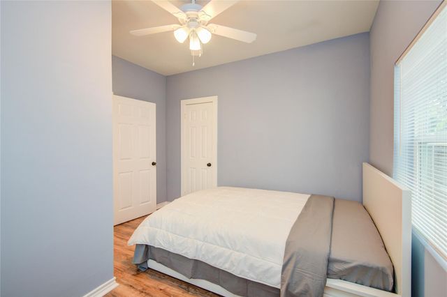 2712 Link Road, Houston, TX 77009