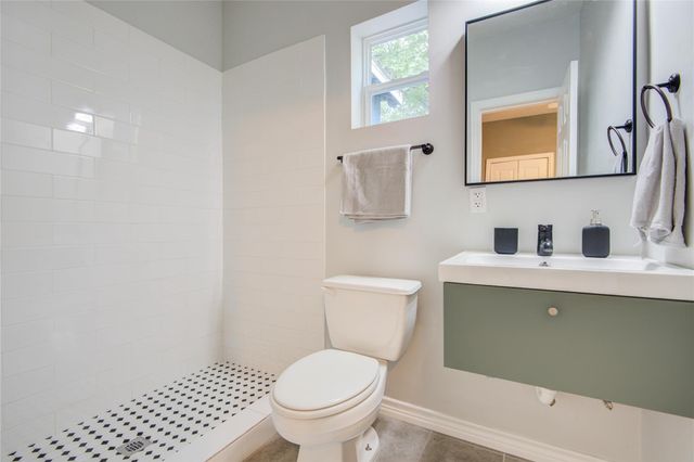 2712 Link Road, Houston, TX 77009