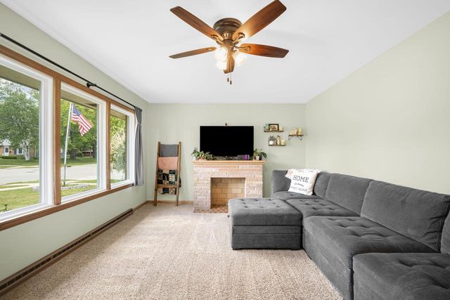 117 W Monroe STREET, Port Washington, WI 53074