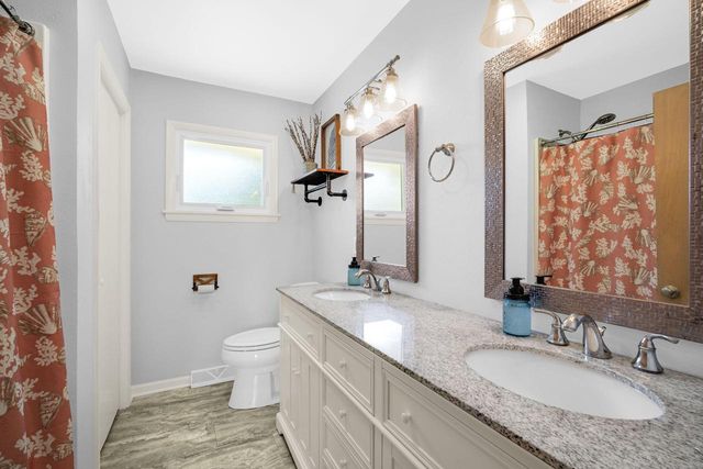 117 W Monroe STREET, Port Washington, WI 53074