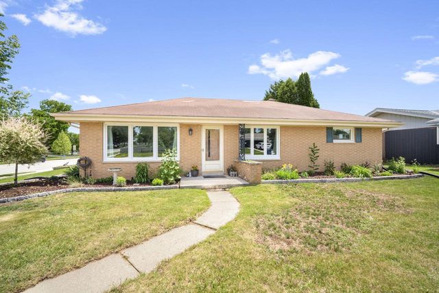 117 W Monroe STREET, Port Washington, WI 53074