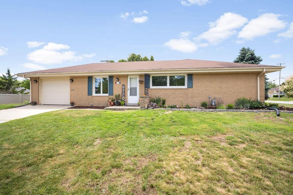 117 W Monroe STREET, Port Washington, WI 53074