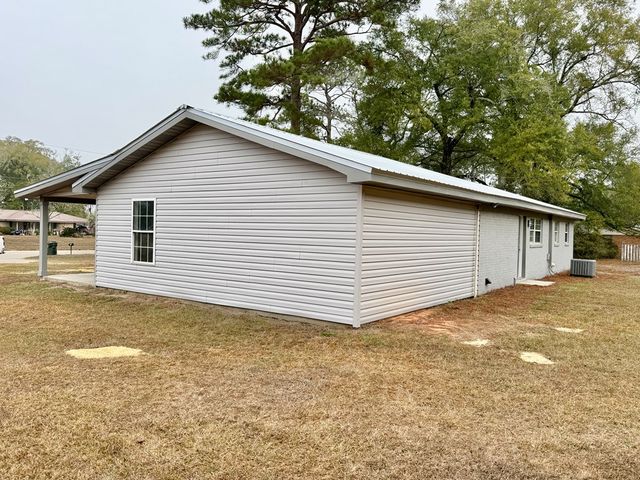 1246 N Highway 123, Hartford, AL 36344